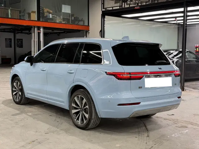 Li Auto ONE — Фото автомобиля 5