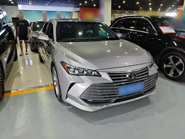 Toyota Avalon — Фото автомобиля 3