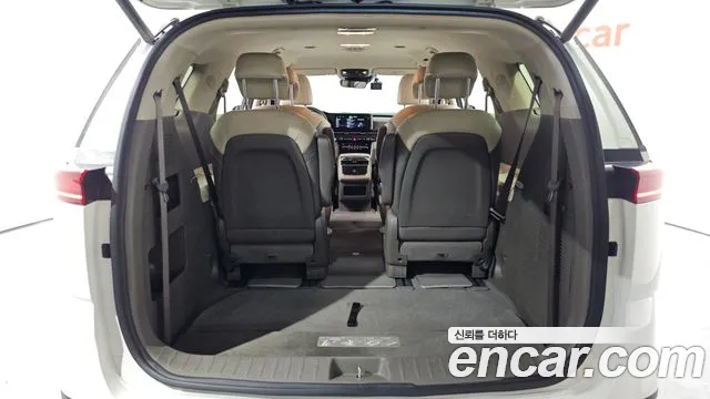 Kia Canival — Фото автомобиля 17
