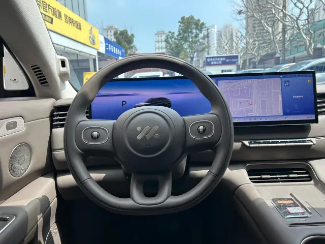 IM Motors LS6 — Фото автомобиля 19