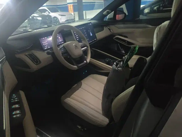 BYD Song L EV — Фото автомобиля 14