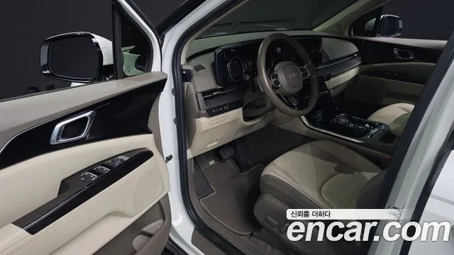 Kia Carnival Generation 4 — Фото автомобиля 10
