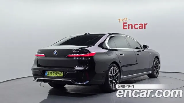 BMW 7-Series — Фото автомобиля 2