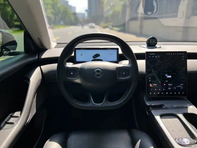 Nio ET5 — Фото автомобиля 16