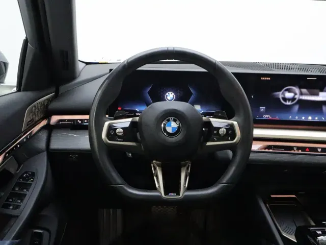 BMW 5 Series — Фото автомобиля 16