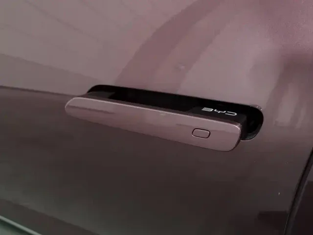 BYD Seal 07 DM-i — Фото автомобиля 18