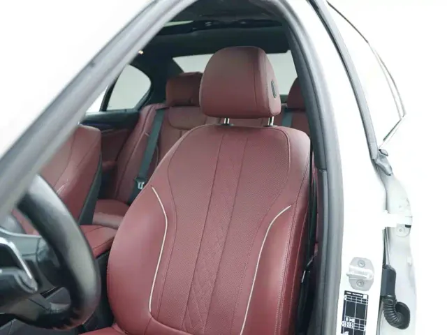 BMW 5 Series — Фото автомобиля 13