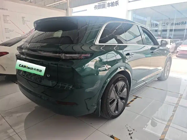 Li Auto L7 — Фото автомобиля 11