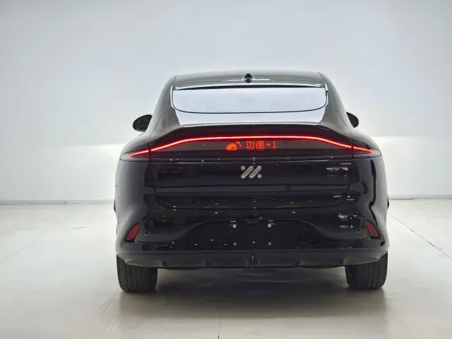 IM Motors LS6 — Фото автомобиля 11