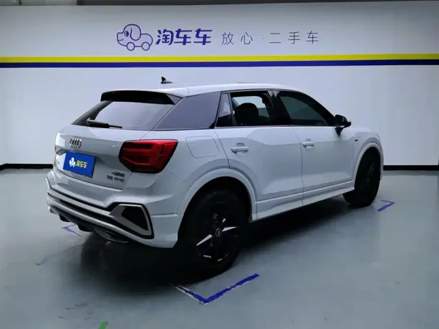 Audi Q2L — Фото автомобиля 3