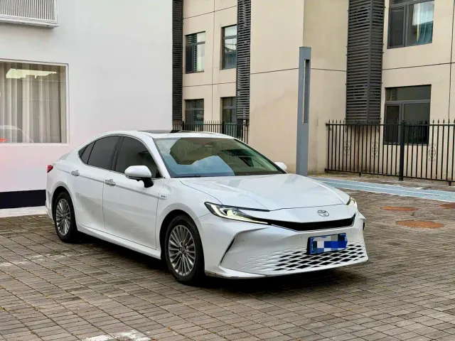 Toyota Camry — Фото автомобиля 2