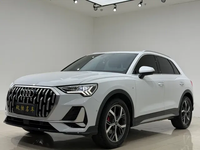 Фотография автомобиля — Audi Q3