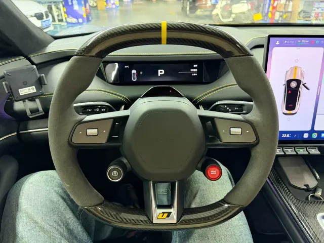 Xiaomi SU7 Ultra — Фото автомобиля 15