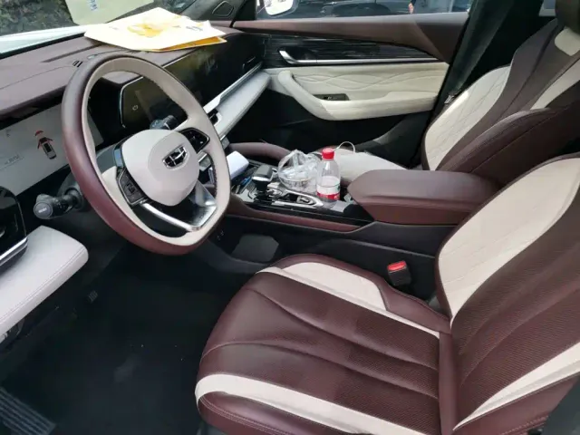Geely Xingyue L — Фото автомобиля 16