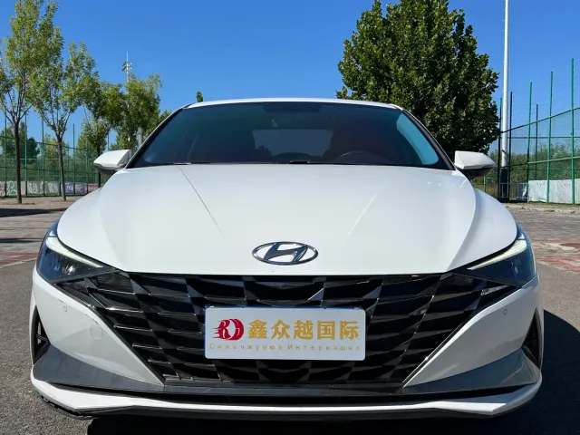 Hyundai Elantra — Фото автомобиля 2