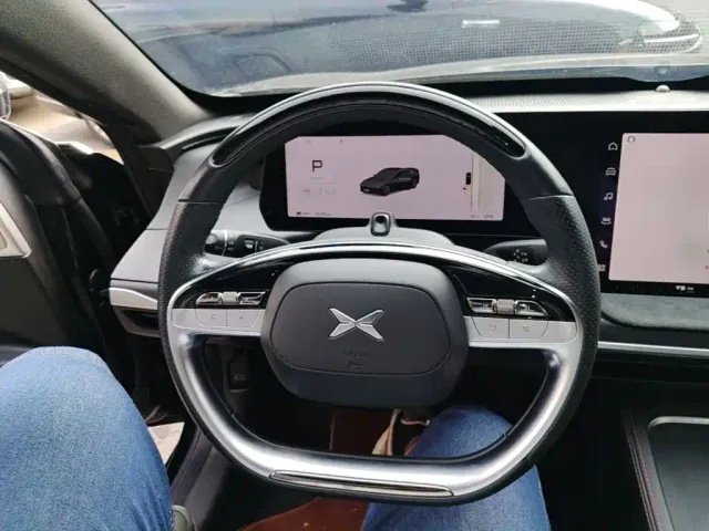 Xpeng P7 — Фото автомобиля 10