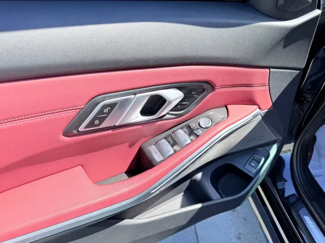 BMW 3 Series — Фото автомобиля 12