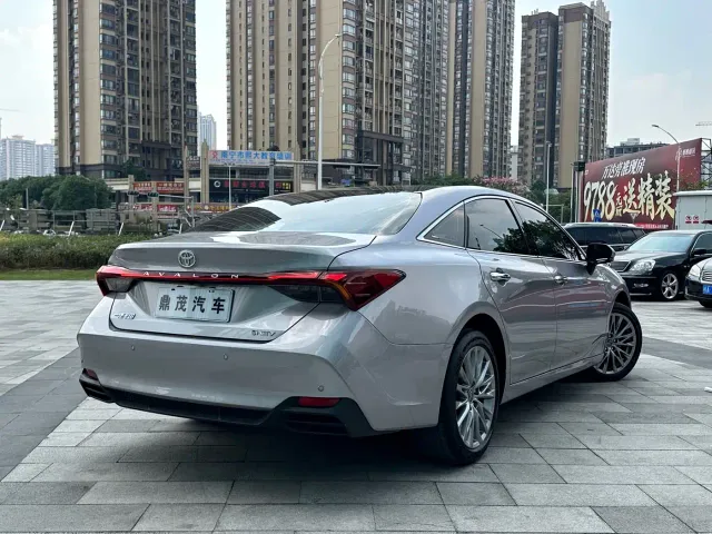 Toyota Avalon — Фото автомобиля 7