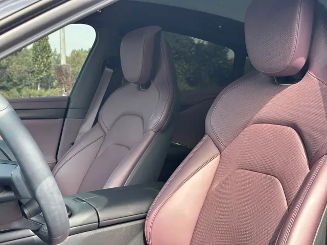 Xiaomi SU7 — Фото автомобиля 12