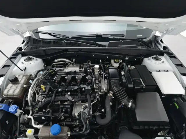 Changan Eado — Фото автомобиля 6