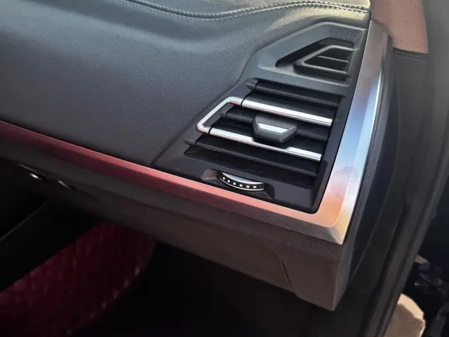 BMW iX3 — Фото автомобиля 10