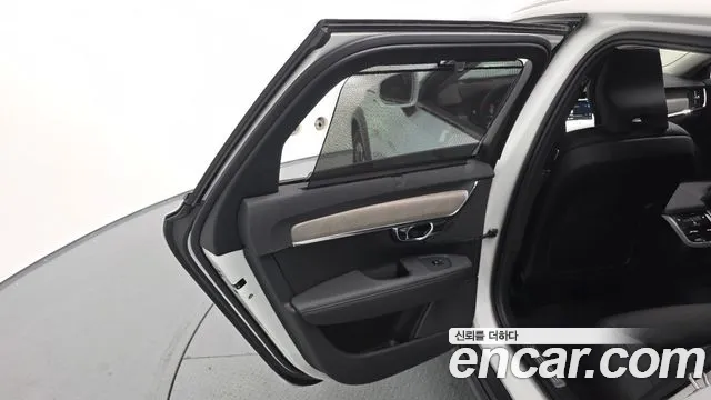 Вольво V90 — Фото автомобиля 22