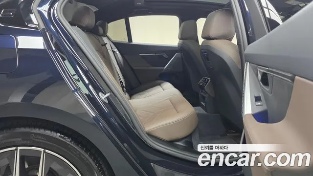 BMW 5 Series G60 — Фото автомобиля 11
