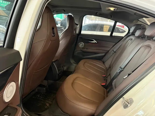 BMW 1 Series — Фото автомобиля 11
