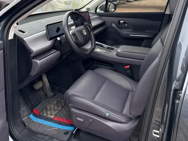 Leapmotor C10 — Фото автомобиля 4