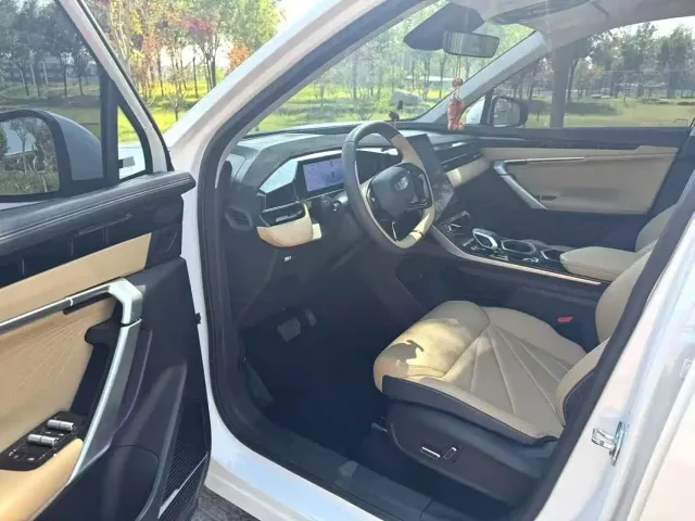 Geely Boyue L — Фото автомобиля 4