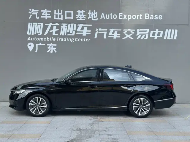 Honda Accord — Фото автомобиля 3