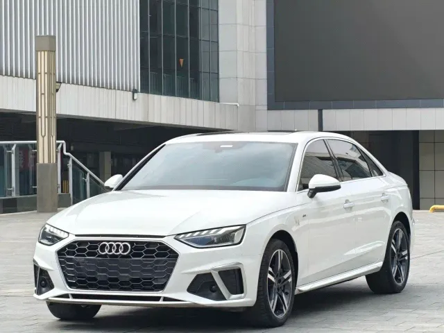 Фотография автомобиля — Audi A4L