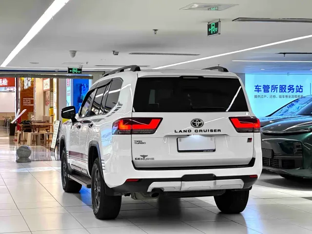 Toyota Land Cruiser — Фото автомобиля 5