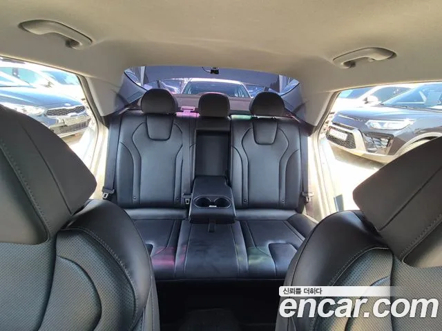 Hyundai AVANTE Avante (CN7) — Фото автомобиля 13