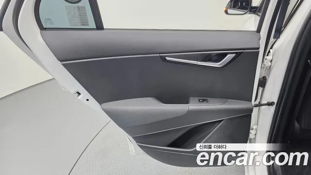 Kia Niro — Фото автомобиля 14