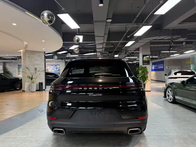 Porsche Cayenne — Фото автомобиля 5