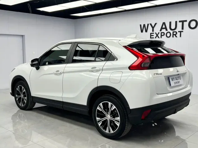 Mitsubishi Eclipse Cross — Фото автомобиля 6