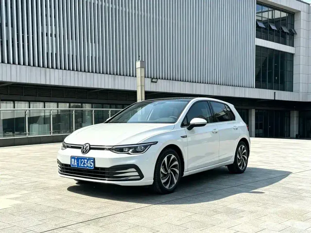 Фотография автомобиля — Volkswagen Golf