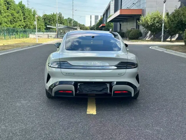 Xiaomi SU7 — Фото автомобиля 19