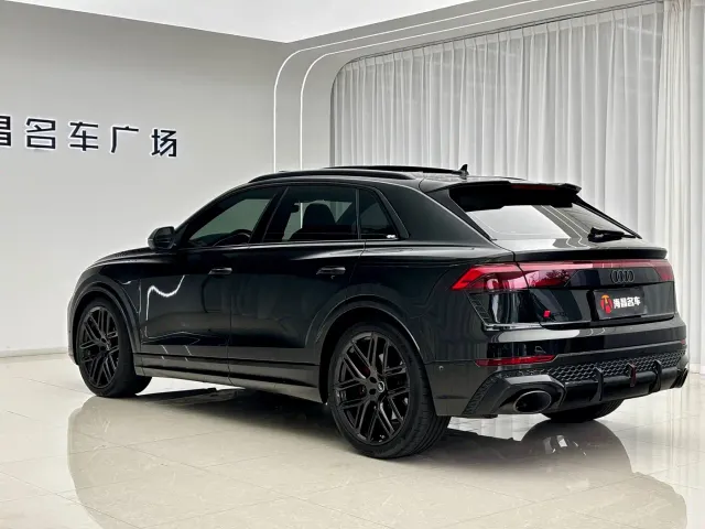 Audi RS Q8 — Фото автомобиля 19