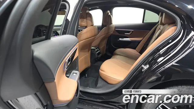 Mercedes-Benz E-Class W214 — Фото автомобиля 16