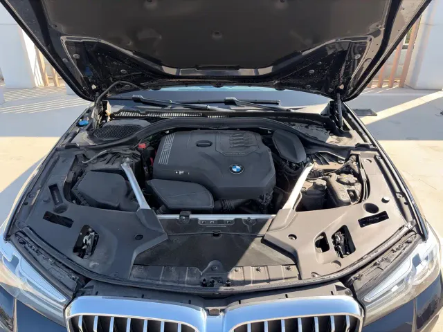 BMW 5 Series — Фото автомобиля 13