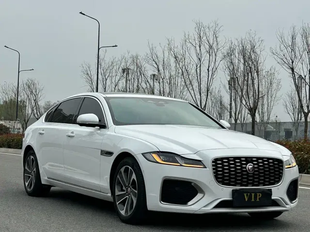 Jaguar XFL — Фото автомобиля 3