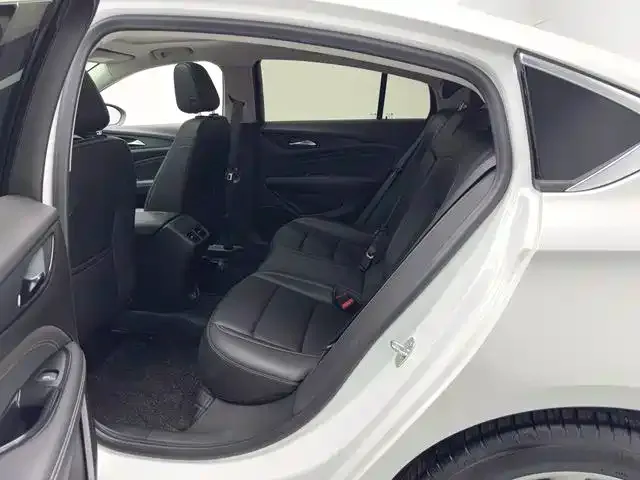 Buick Regal — Фото автомобиля 6