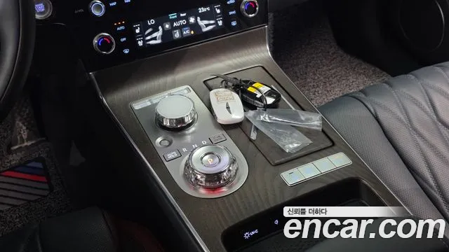 Genesis G80 Бензин 2.5 турбо AWD — Фото автомобиля 9