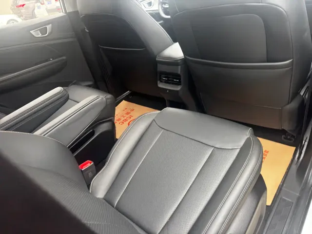 Wuling Jiachen — Фото автомобиля 7