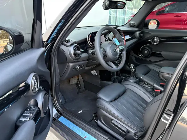 MINI Hatch — Фото автомобиля 7