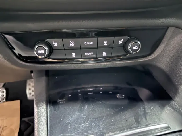 Buick Regal — Фото автомобиля 9