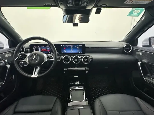 Mercedes-Benz A-Class — Фото автомобиля 12
