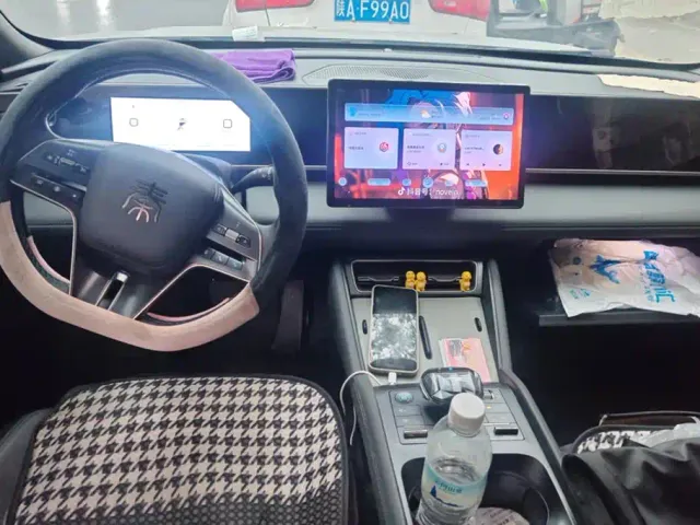 BYD Qin L — Фото автомобиля 12